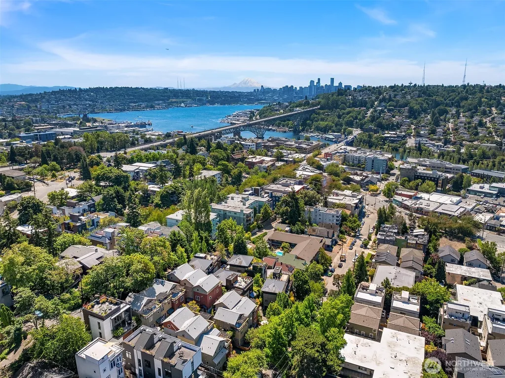 3824 Evanston Avenue N Seattle WA 98103