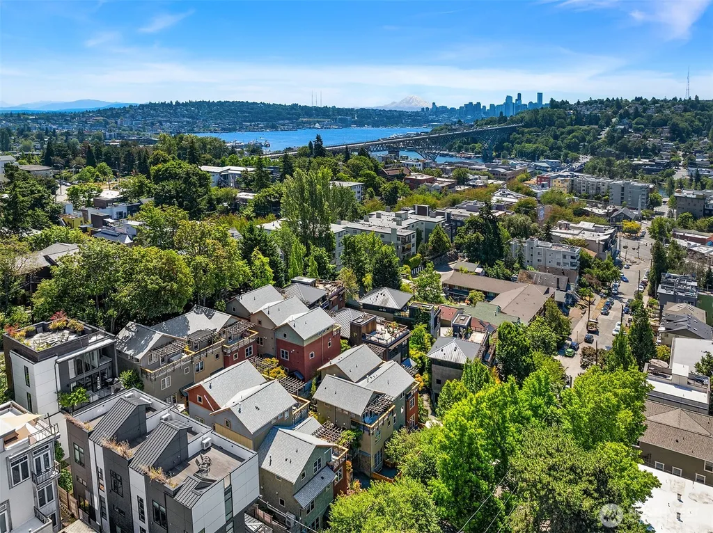 3824 Evanston Avenue N Seattle WA 98103
