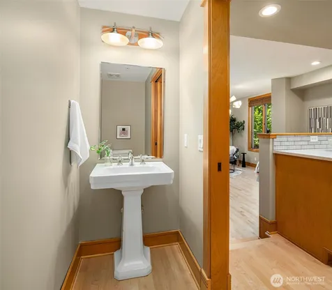 3824 Evanston Avenue N Seattle WA 98103