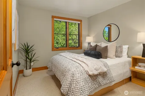3824 Evanston Avenue N Seattle WA 98103