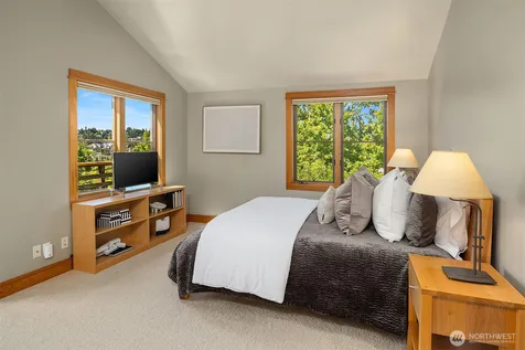 3824 Evanston Avenue N Seattle WA 98103