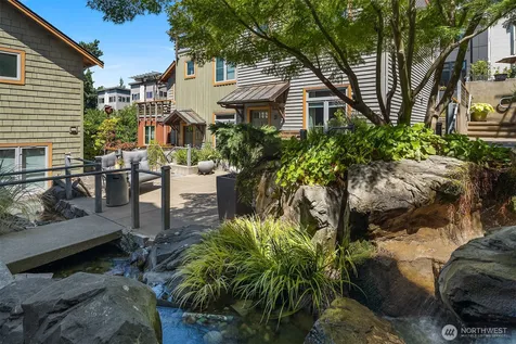 3824 Evanston Avenue N Seattle WA 98103