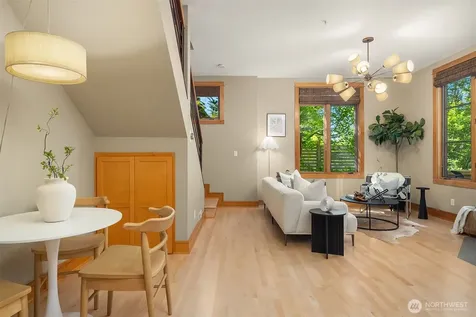 3824 Evanston Avenue N Seattle WA 98103