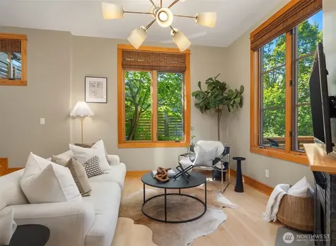 3824 Evanston Avenue N Seattle WA 98103