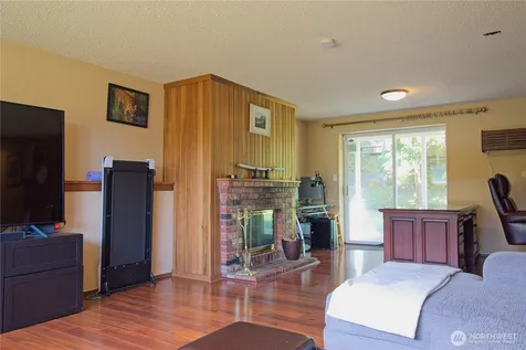 6804 47th Avenue E Tacoma WA 98443