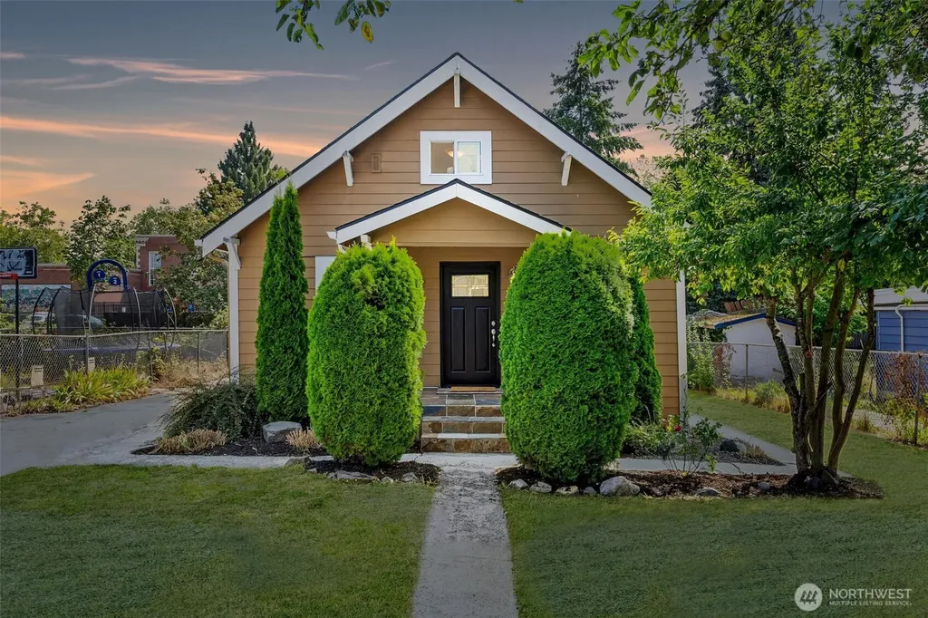8632 45th Avenue S Seattle WA 98118
