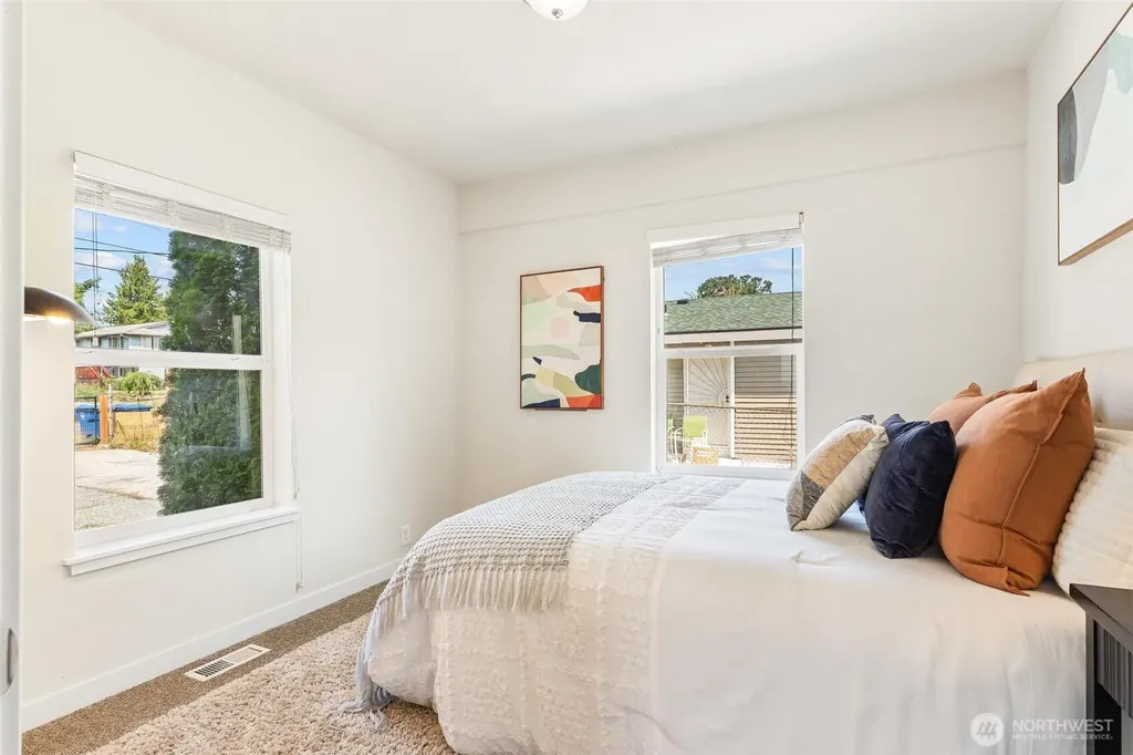8632 45th Avenue S Seattle WA 98118