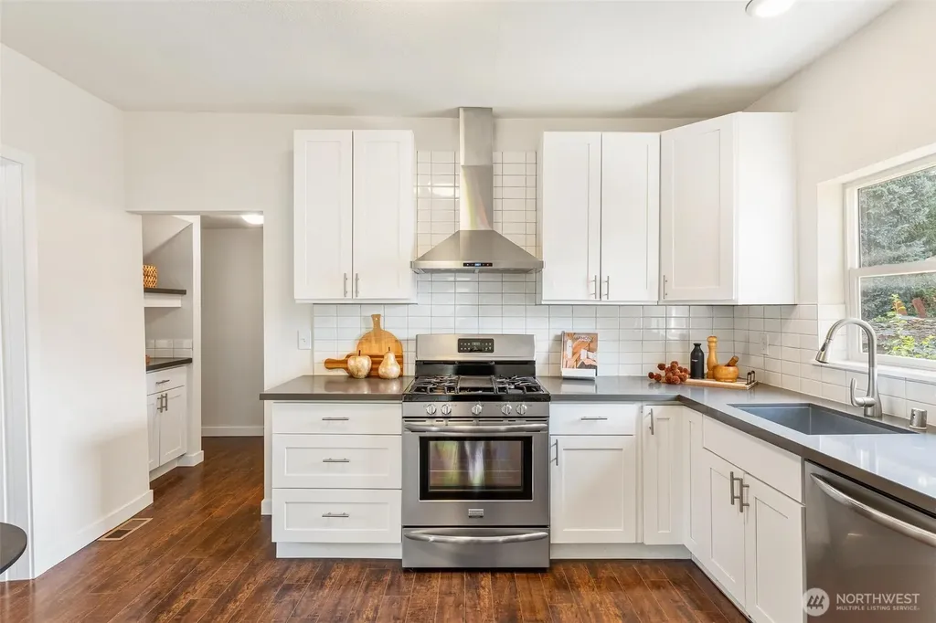 8632 45th Avenue S Seattle WA 98118
