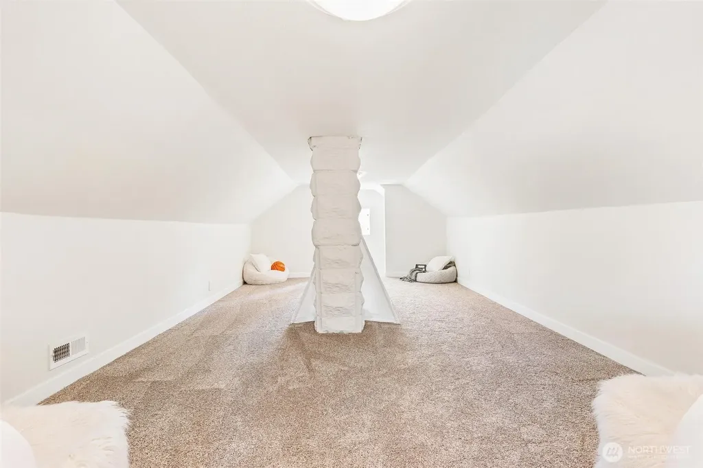 8632 45th Avenue S Seattle WA 98118