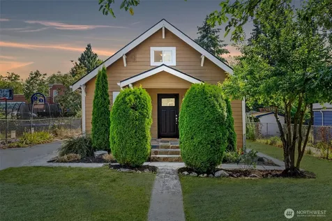 8632 45th Avenue S Seattle WA 98118