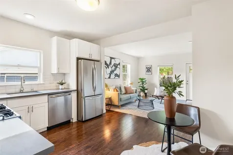 8632 45th Avenue S Seattle WA 98118