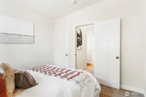 8632 45th Avenue S Seattle WA 98118