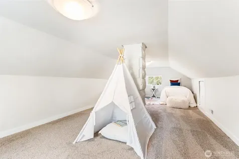 8632 45th Avenue S Seattle WA 98118