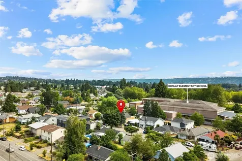 8632 45th Avenue S Seattle WA 98118