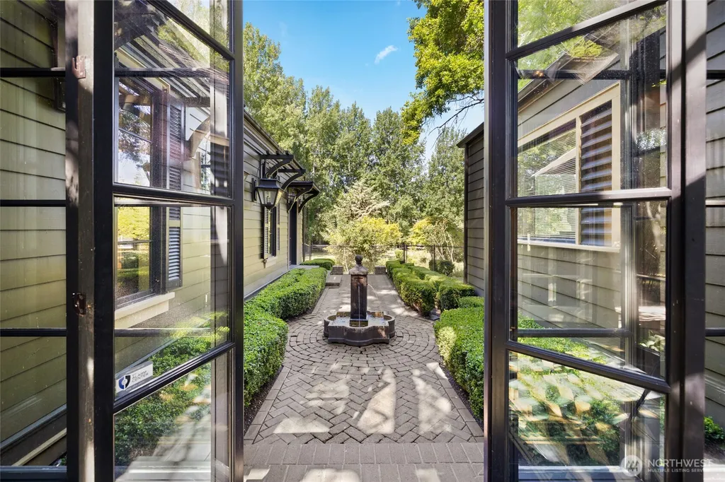 579 SE Ely Street Oak Harbor WA 98277