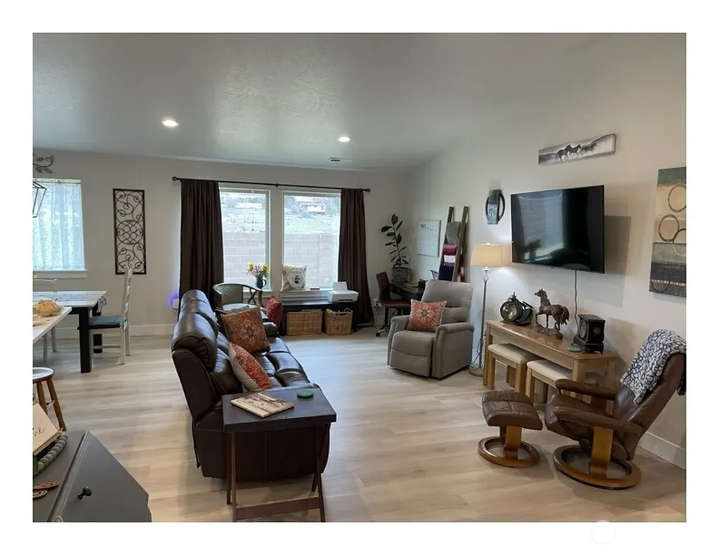 Kennewick WA 99338