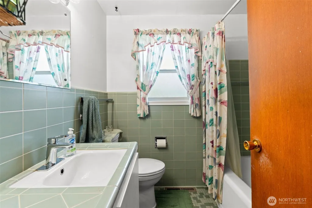 4817 N 22nd Street Tacoma WA 98406