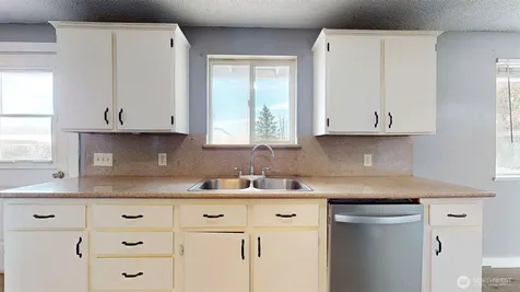 733 Ridge Place Omak WA 98841