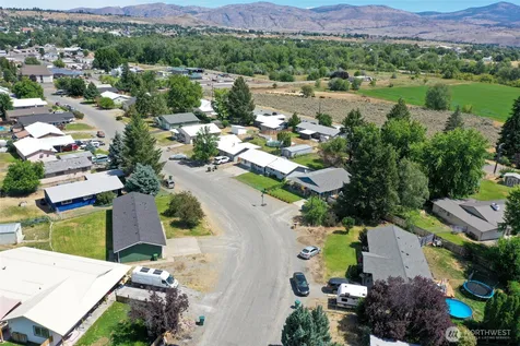 733 Ridge Place Omak WA 98841
