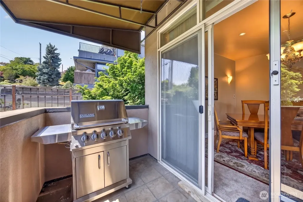 2551 Thorndyke Avenue W Seattle WA 98199