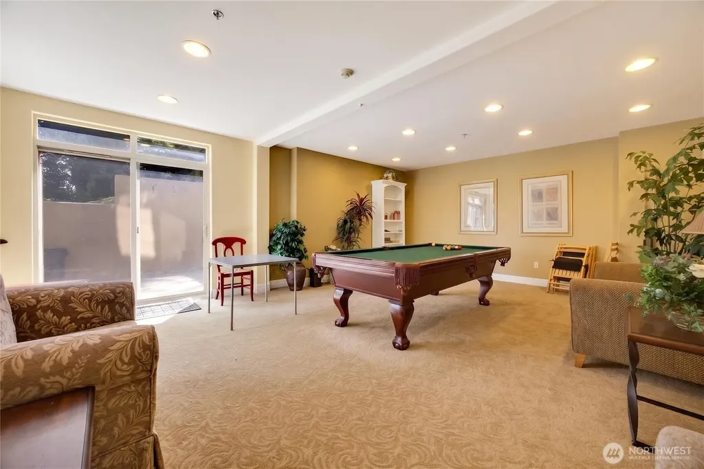 2551 Thorndyke Avenue W Seattle WA 98199