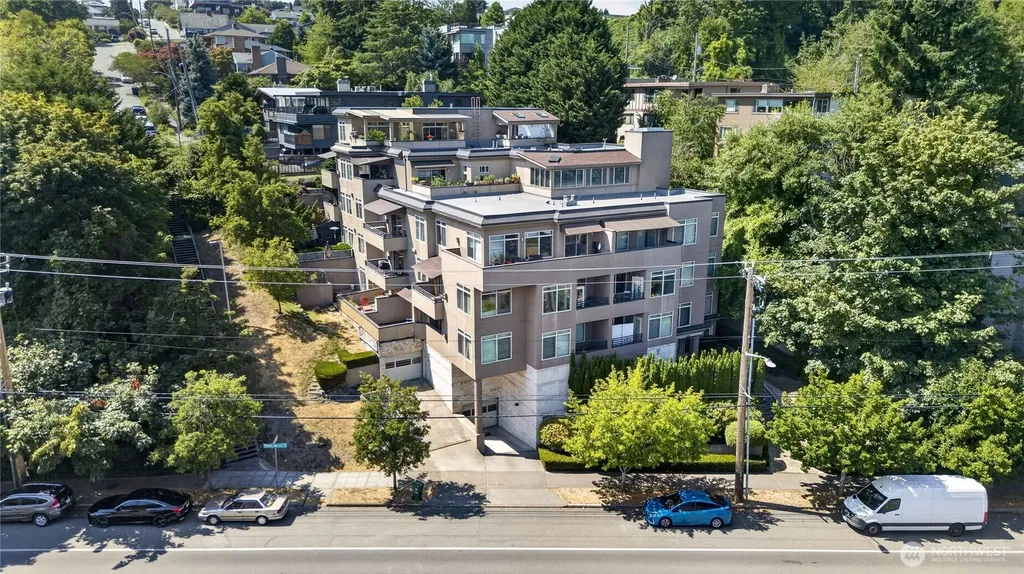 2551 Thorndyke Avenue W Seattle WA 98199