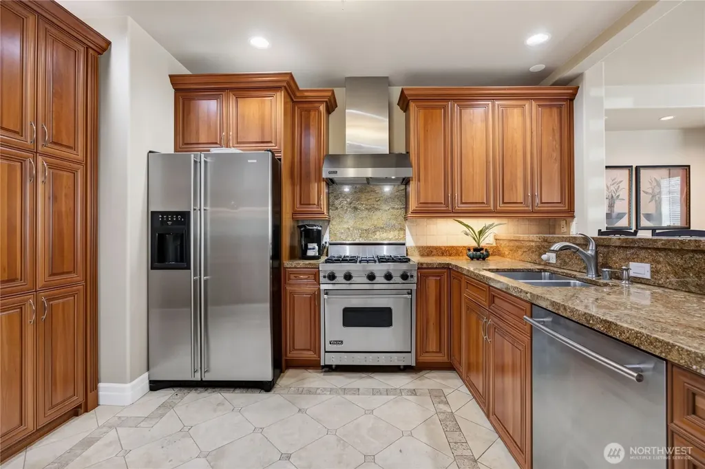 2551 Thorndyke Avenue W Seattle WA 98199