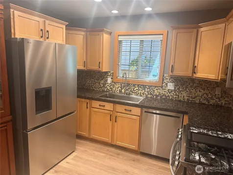 11526 NE 116th Street Kirkland WA 98034