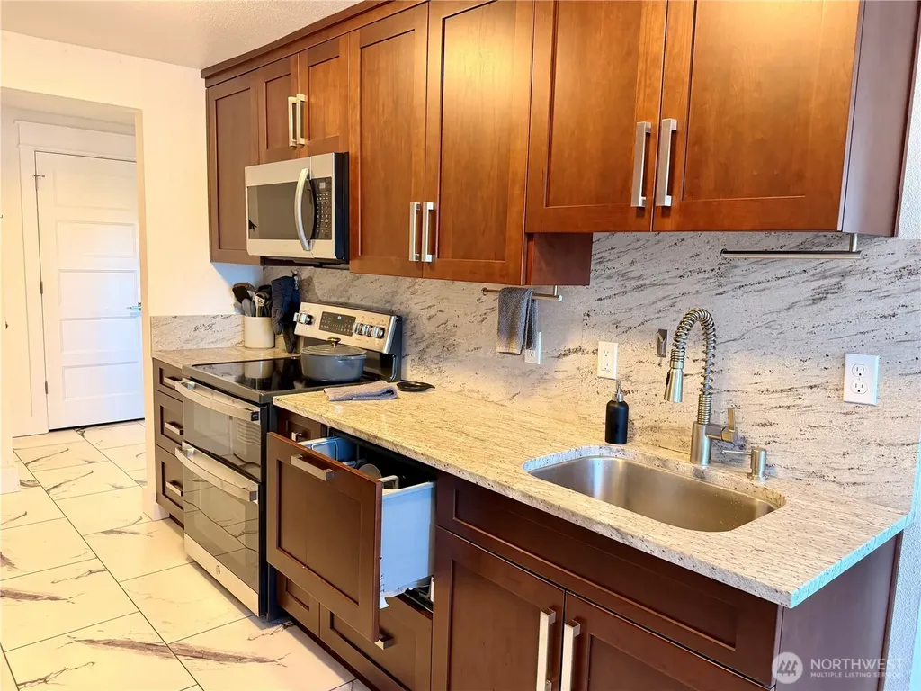 20161 Viking Crest Loop NE Poulsbo WA 98370
