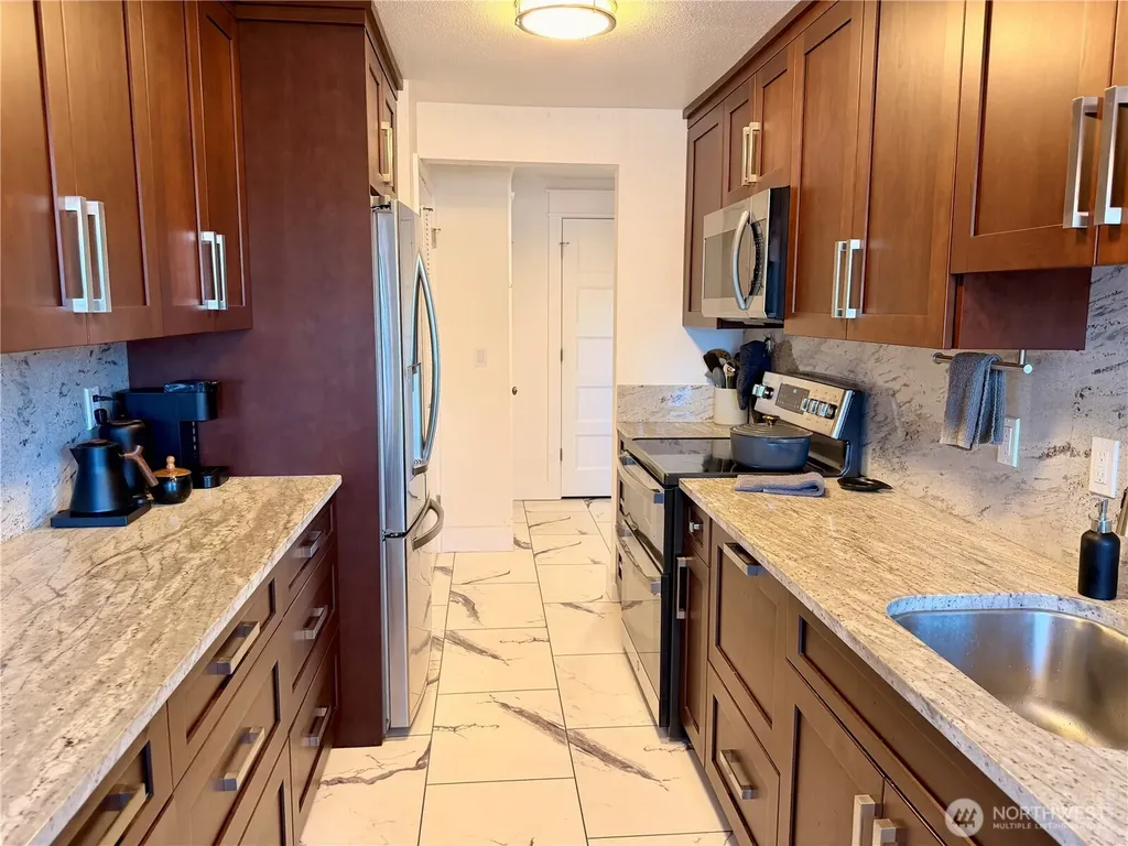 20161 Viking Crest Loop NE Poulsbo WA 98370
