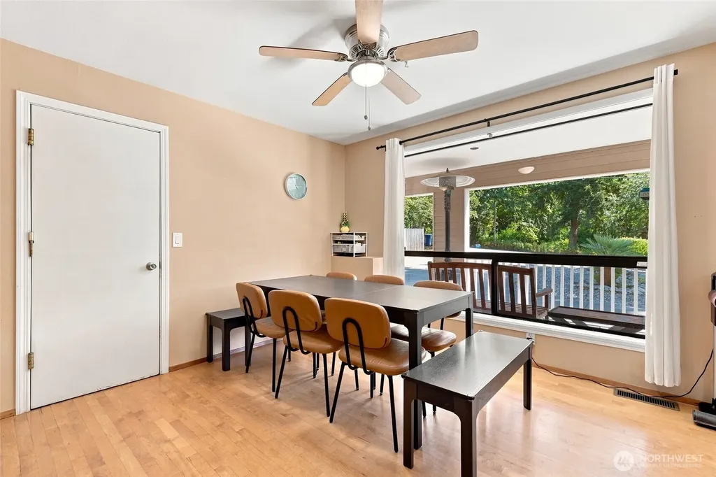 6409 Chennault Beach Drive Mukilteo WA 98275