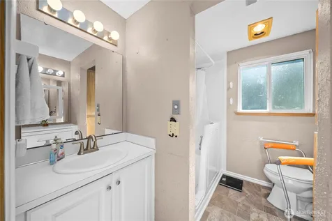 5616 99th Street Ct E Puyallup WA 98373