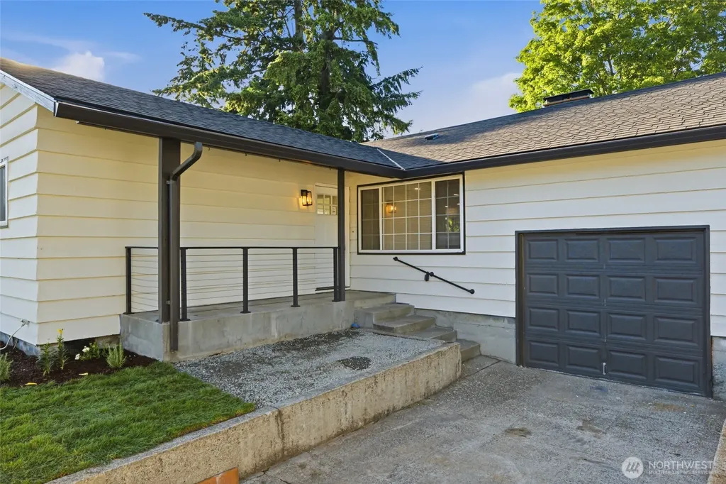 1023 115th Street S Tacoma WA 98444