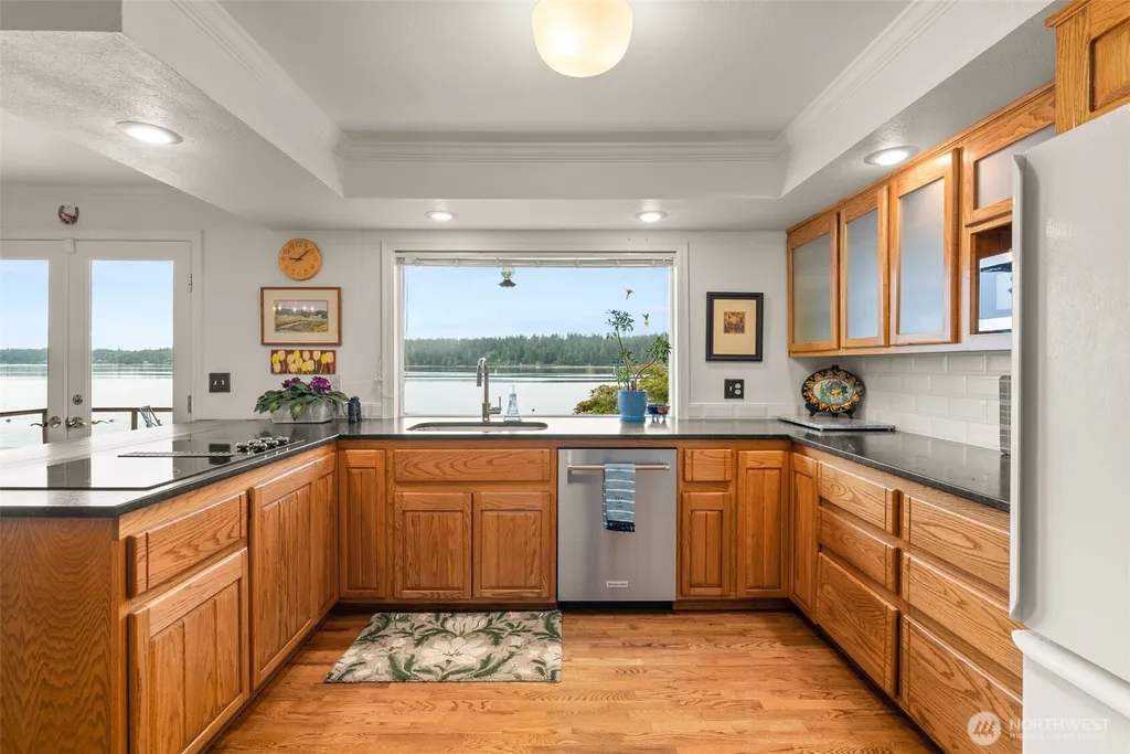 4923 Sunrise Beach Road NW Olympia WA 98502