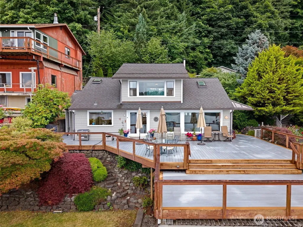 4923 Sunrise Beach Road NW Olympia WA 98502