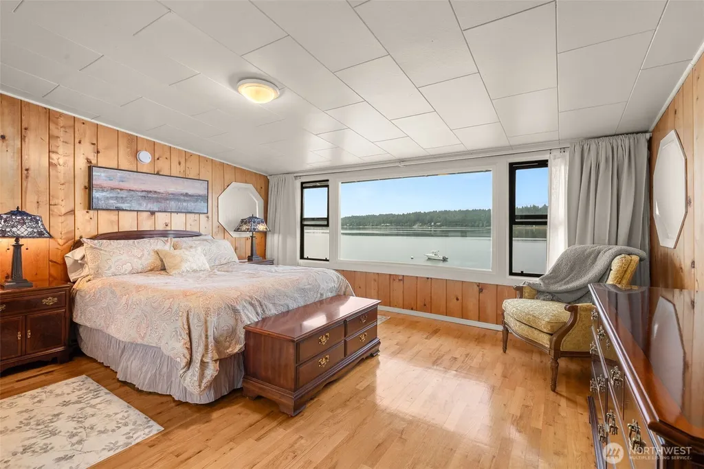 4923 Sunrise Beach Road NW Olympia WA 98502