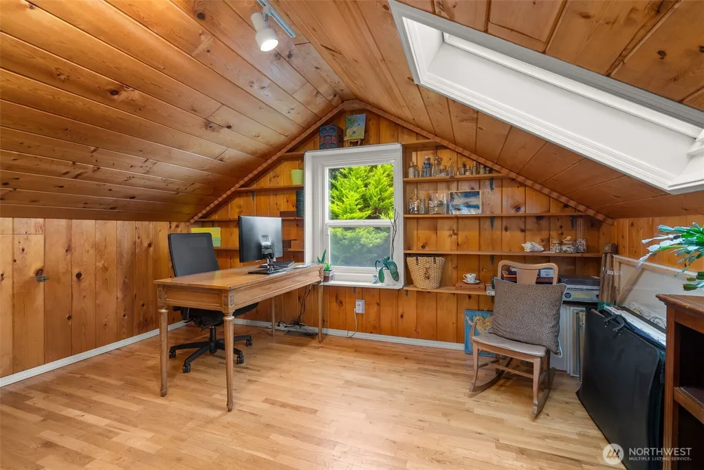 4923 Sunrise Beach Road NW Olympia WA 98502