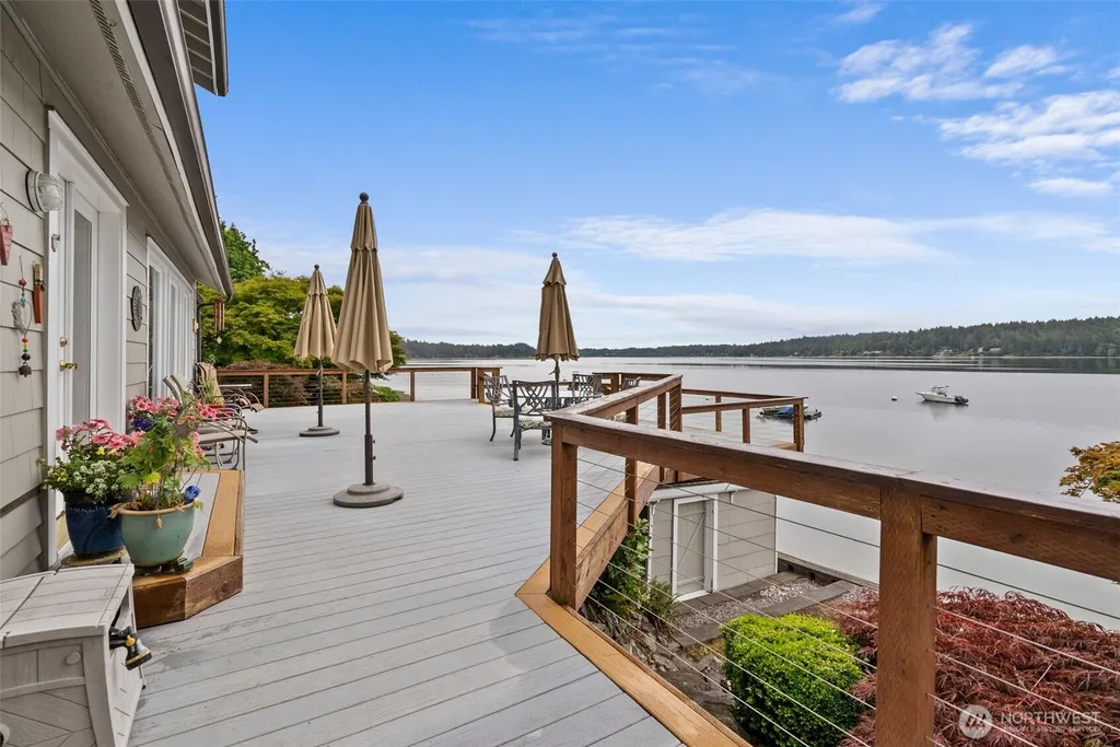 4923 Sunrise Beach Road NW Olympia WA 98502