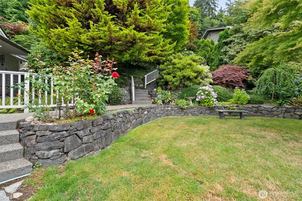 4923 Sunrise Beach Road NW Olympia WA 98502