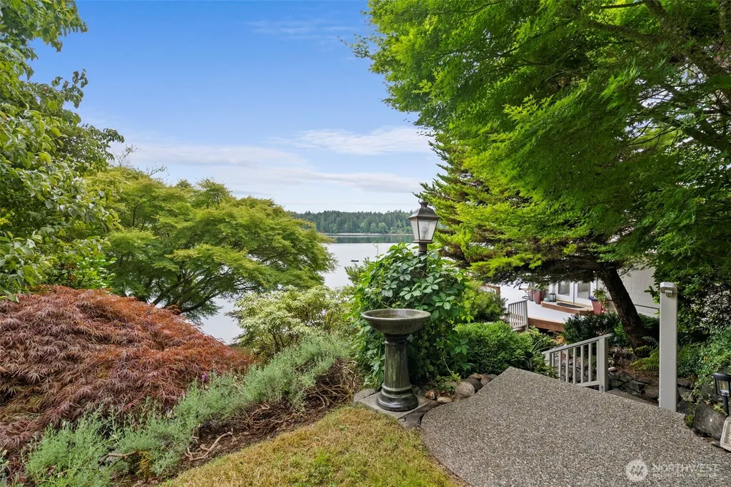 4923 Sunrise Beach Road NW Olympia WA 98502