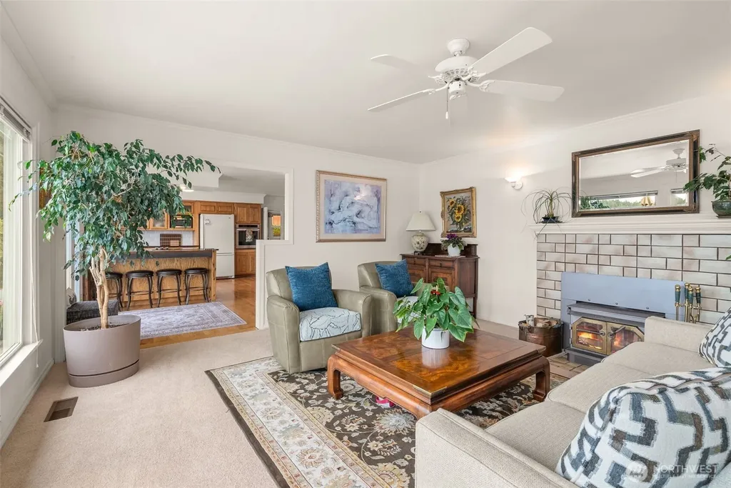 4923 Sunrise Beach Road NW Olympia WA 98502