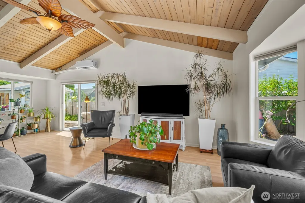 8142 Cowichan Road Blaine WA 98230