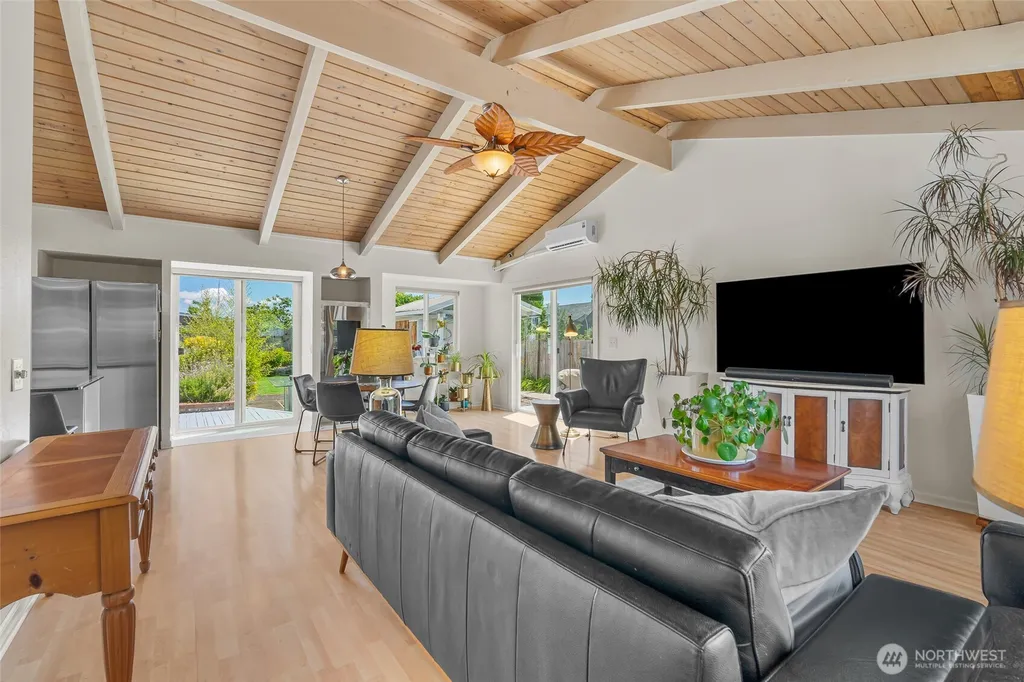 8142 Cowichan Road Blaine WA 98230