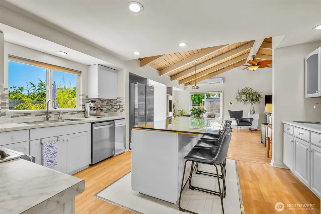 8142 Cowichan Road Blaine WA 98230