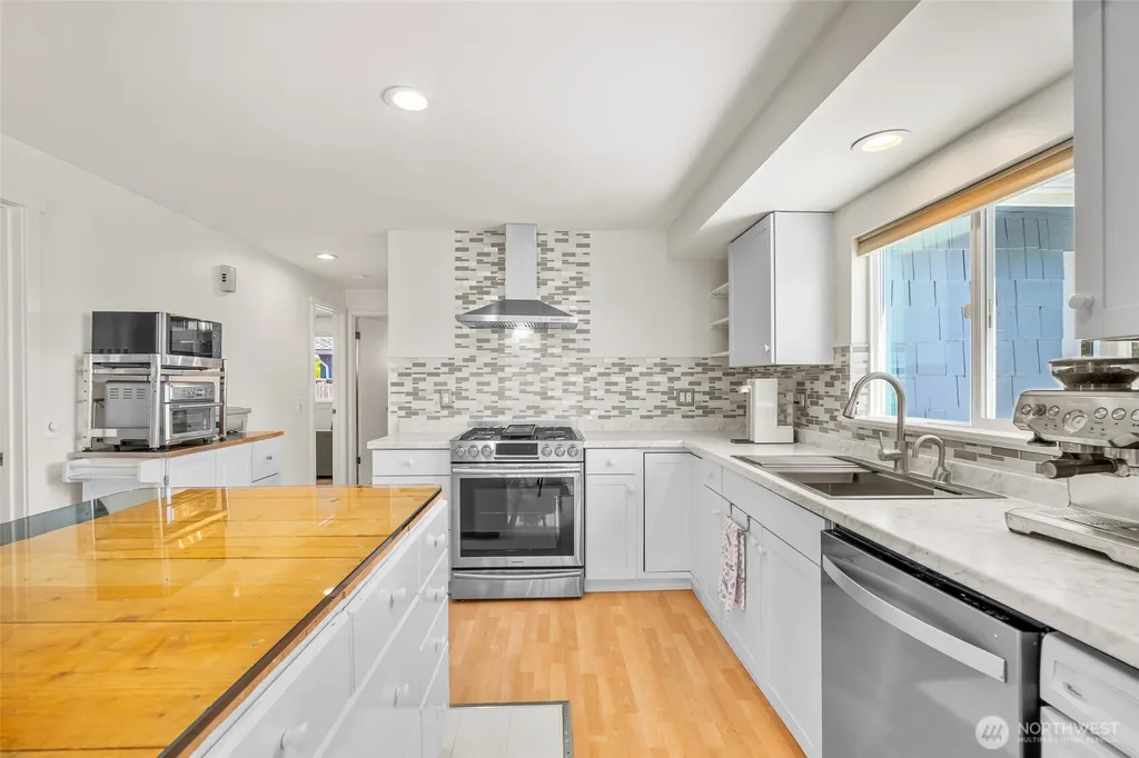 8142 Cowichan Road Blaine WA 98230