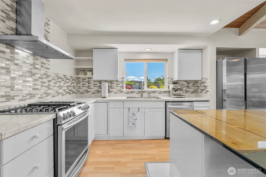 8142 Cowichan Road Blaine WA 98230