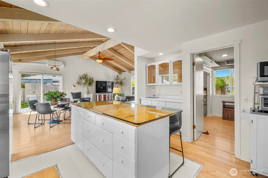 8142 Cowichan Road Blaine WA 98230