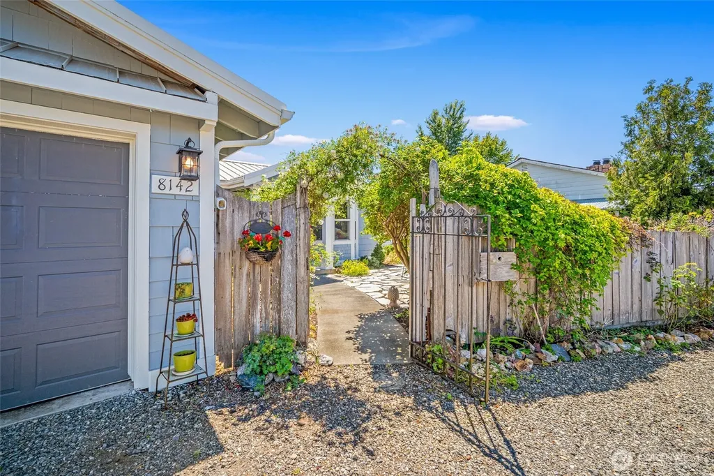 8142 Cowichan Road Blaine WA 98230