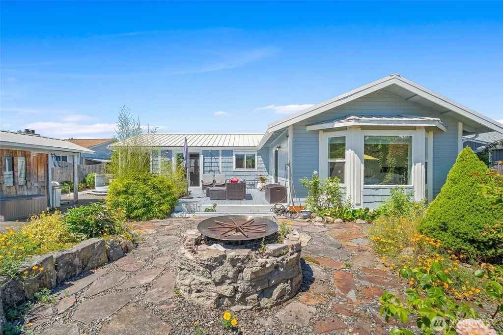 8142 Cowichan Road Blaine WA 98230