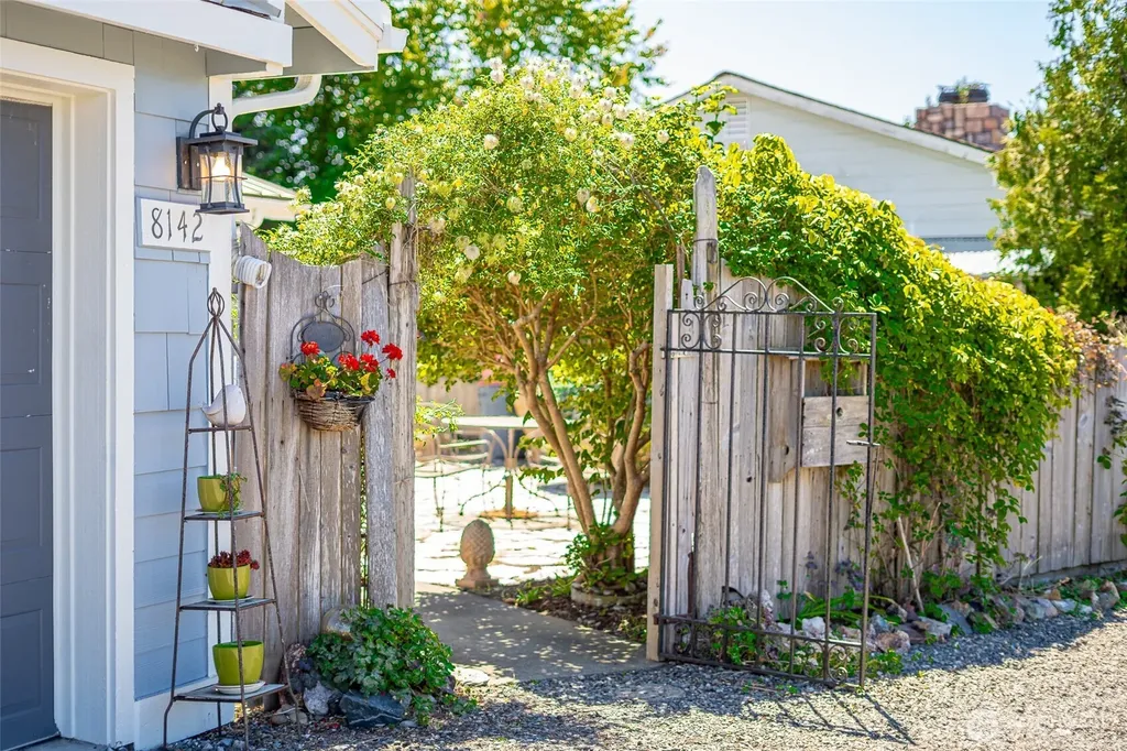8142 Cowichan Road Blaine WA 98230